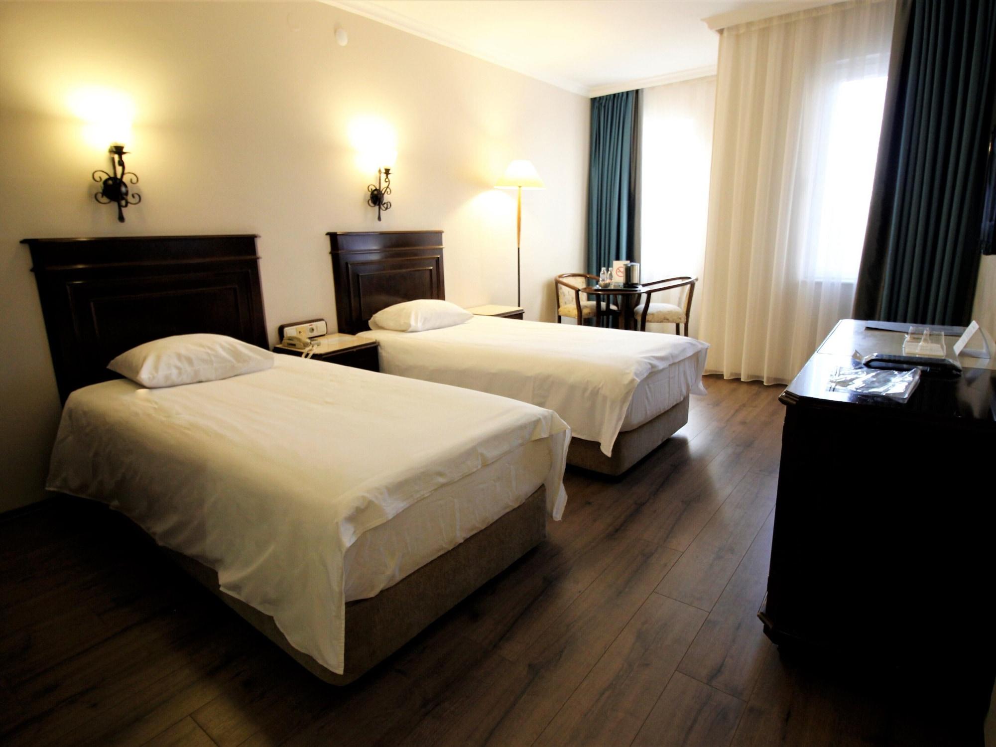 Montania Town Hotel Mudanya Buitenkant foto