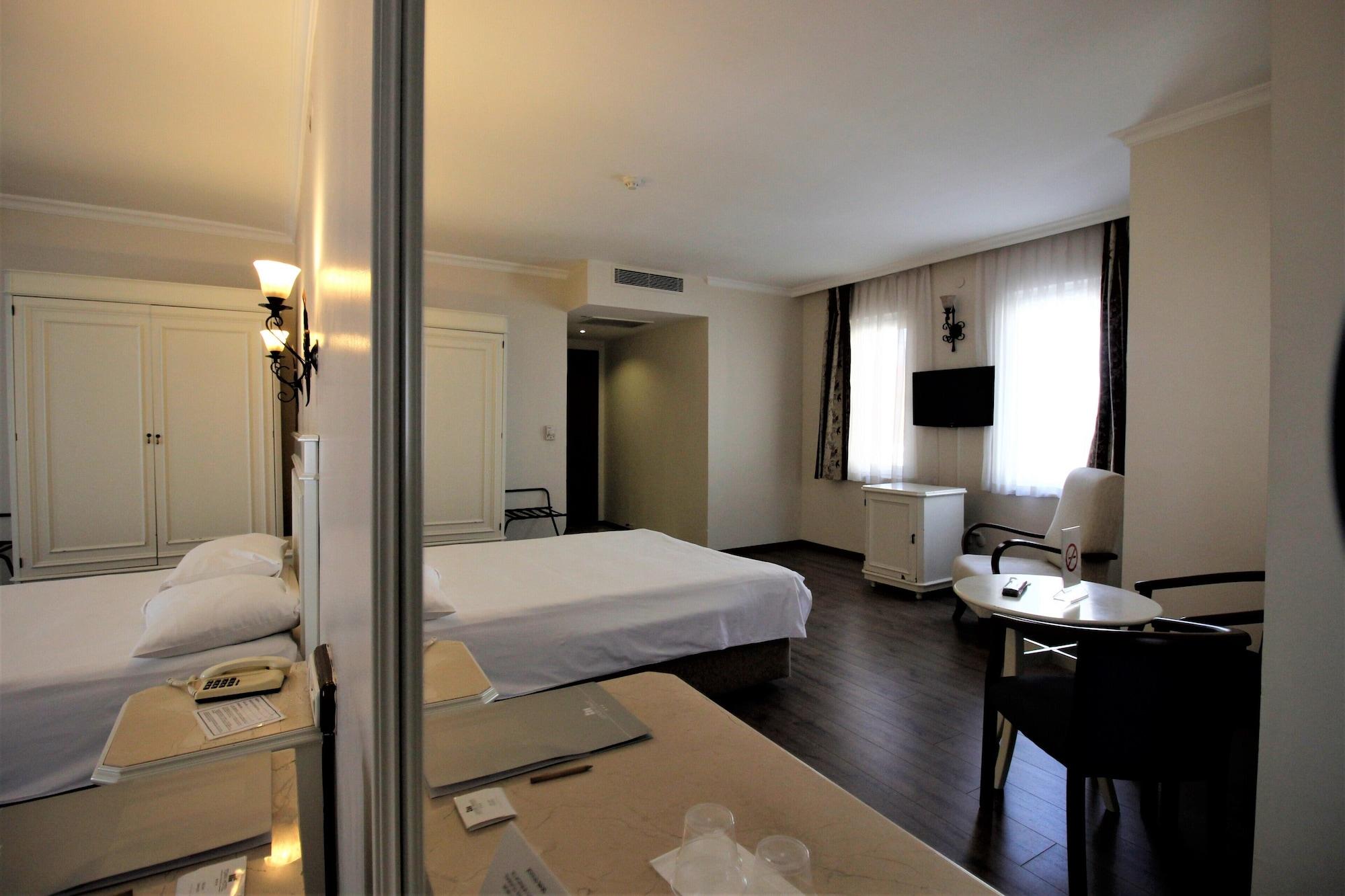 Montania Town Hotel Mudanya Buitenkant foto