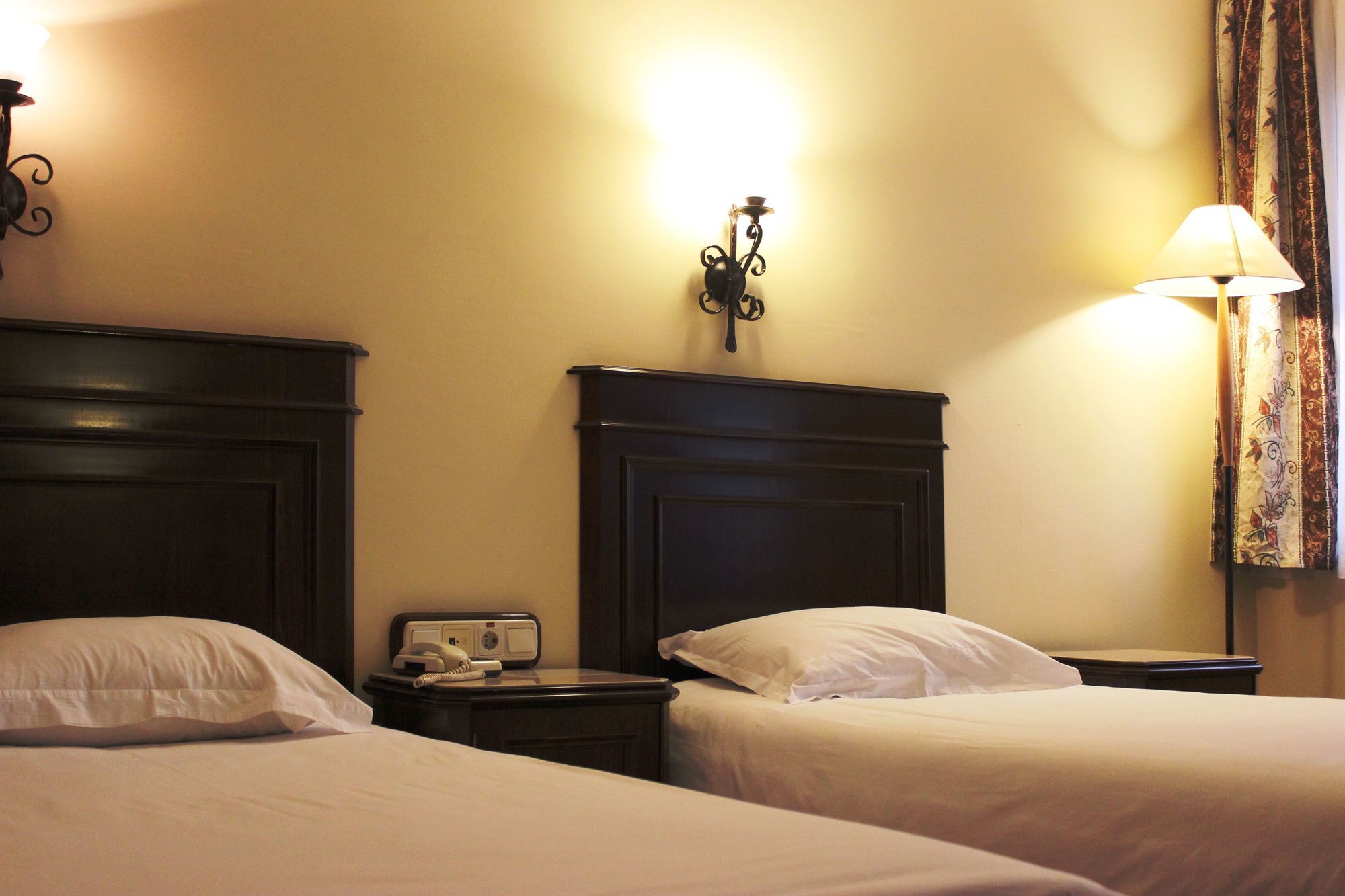 Montania Town Hotel Mudanya Buitenkant foto