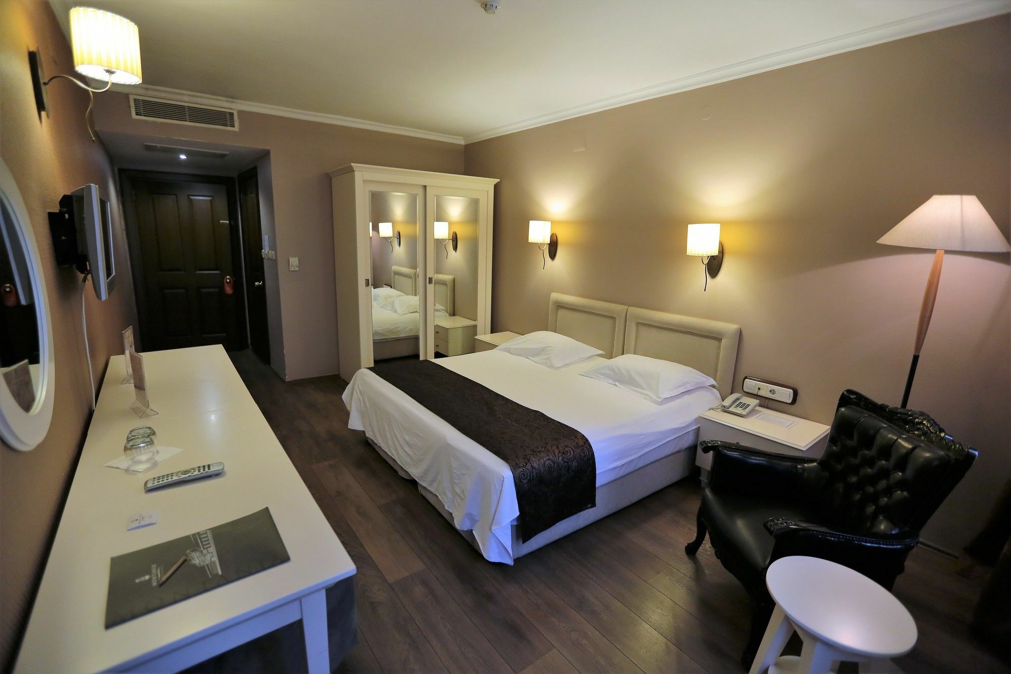 Montania Town Hotel Mudanya Buitenkant foto