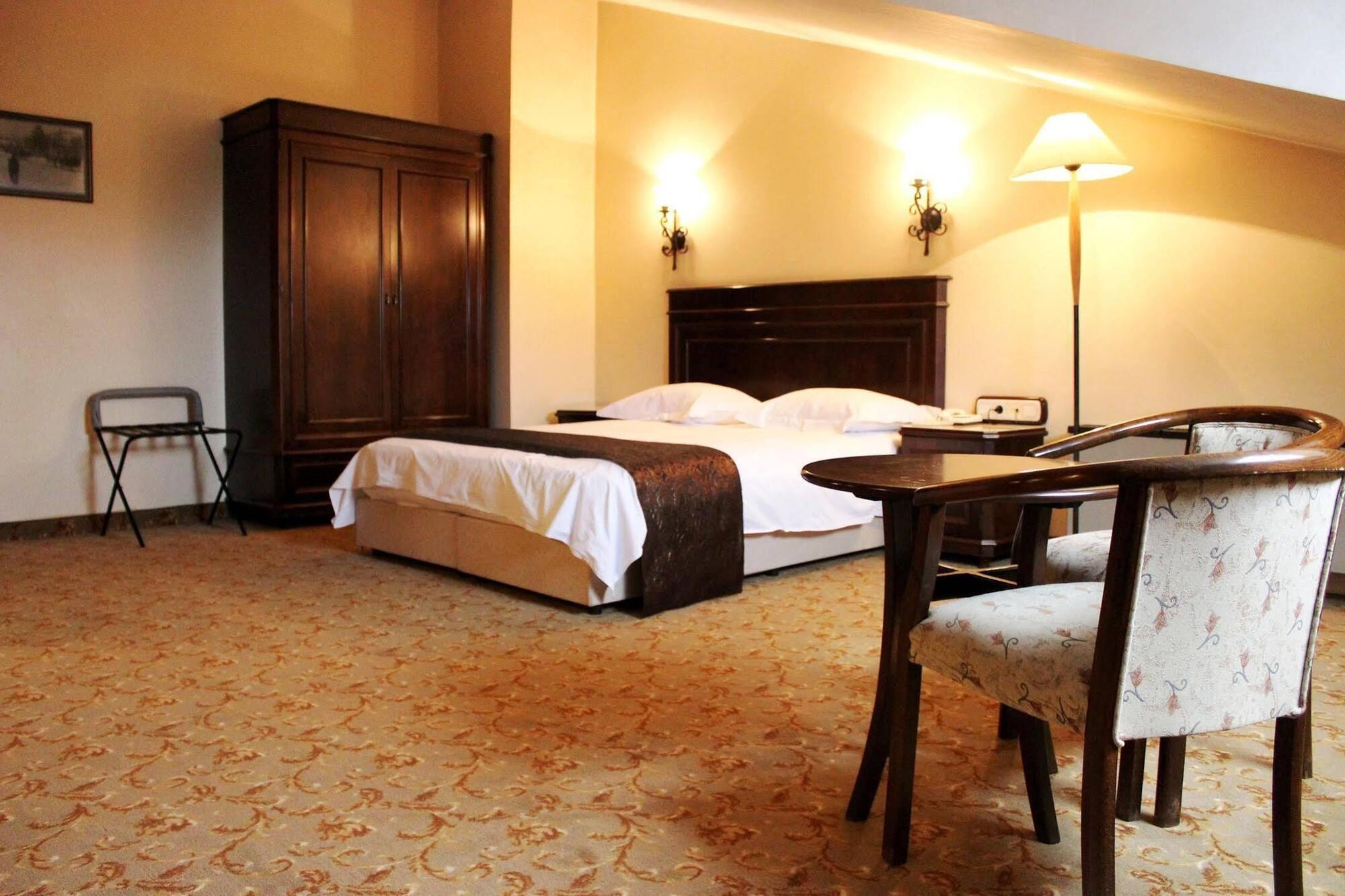 Montania Town Hotel Mudanya Buitenkant foto